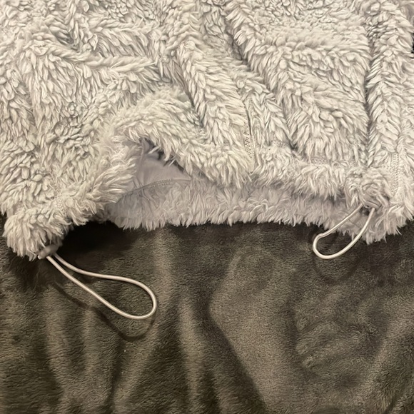 Urban Outfitters BDG Hooded Cropped Teddy Jacket in Light Blue - Picture 4 of 8